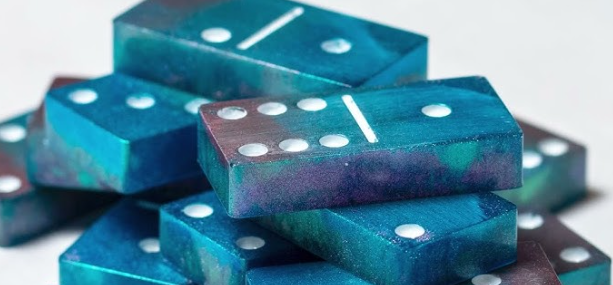 Dominos